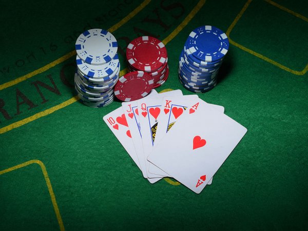 Pravidlá Blackjacku + pojmy a hodnoty kariet – tieto sa určite naučte!