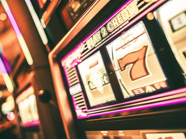 Hracie automaty – všetko o TOP casino hre bez zavádzania